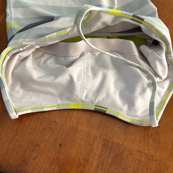 Lululemon-power Y tank to built in bra -size 6-neon white Heather stripe. - Picture 4 of 6